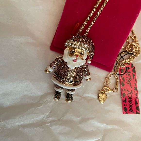 🎄Fancy Santa. Betsey Johnson at her best. He’s a Brooch and a necklace! - Picture 3 of 5